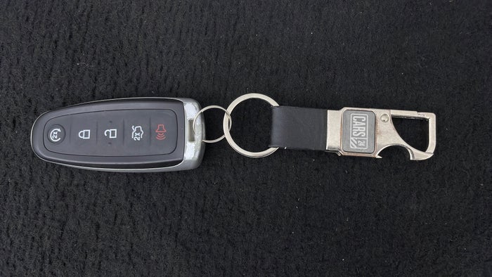 LINCOLN MKX-Key Close-up