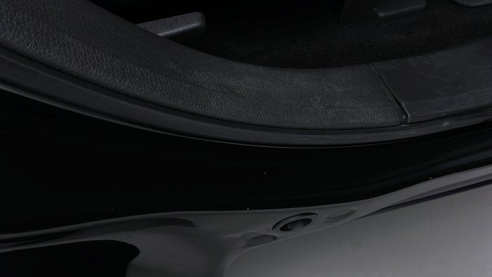 LINCOLN MKX-Door Exterior RHS Rear Door Beading Missing/Broken