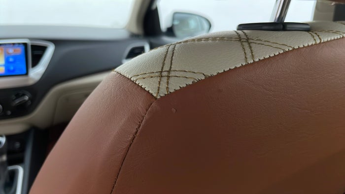 HYUNDAI ACCENT-Seat RHS Front Scratch