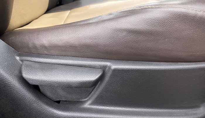 2015 Hyundai Eon MAGNA PLUS, Petrol, Manual, 78,196 km, Driver Side Adjustment Panel