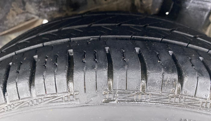 2018 Hyundai Eon MAGNA PLUS OPTIONAL, Petrol, Manual, 12,911 km, Left Rear Tyre Tread