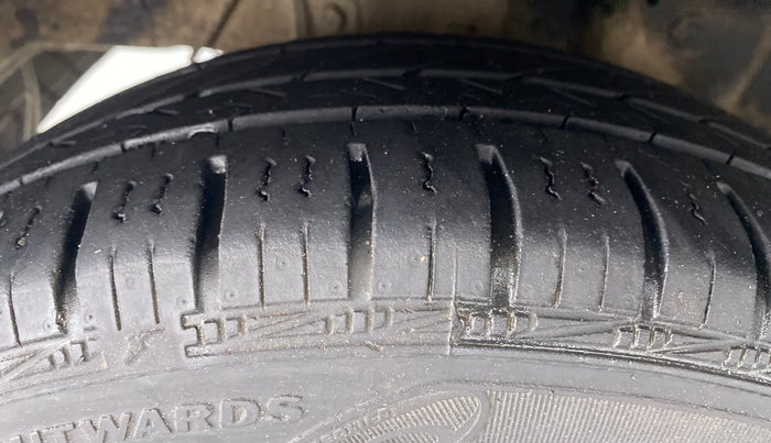 2018 Hyundai Eon MAGNA PLUS OPTIONAL, Petrol, Manual, 12,911 km, Right Rear Tyre Tread