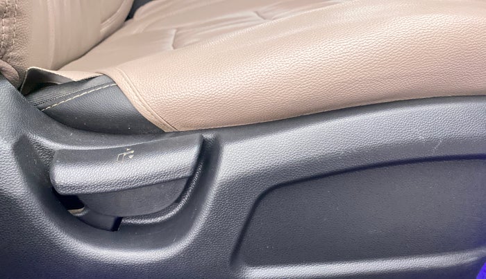 2018 Hyundai Elite i20 Magna Executive 1.2, Petrol, Manual, 95,422 km, Driver Side Adjustment Panel