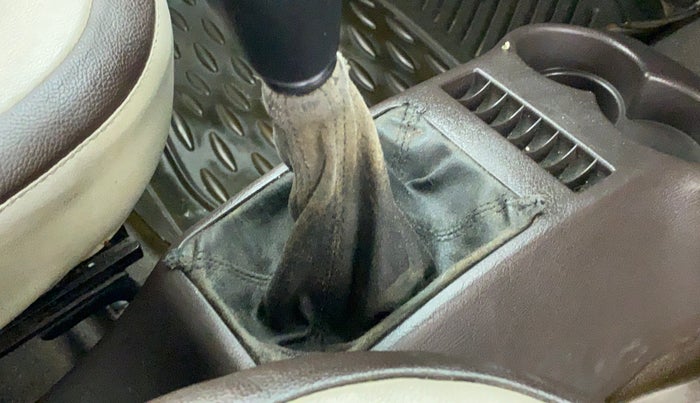 2011 Hyundai Santro Xing GL PLUS, Petrol, Manual, 61,511 km, Gear lever - Boot cover slightly torn