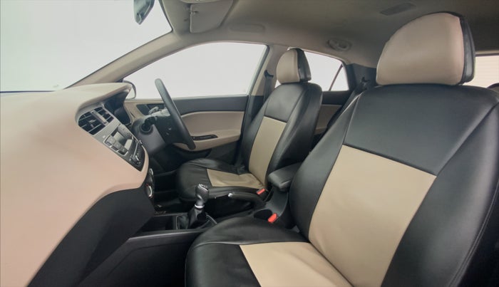 2018 Hyundai Elite i20 SPORTZ 1.4, Diesel, Manual, 52,975 km, Right Side Front Door Cabin