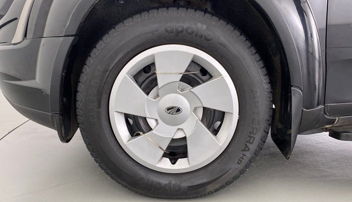 2018 Mahindra XUV500 W7 FWD, Diesel, Manual, 21,334 km, Left Front Wheel