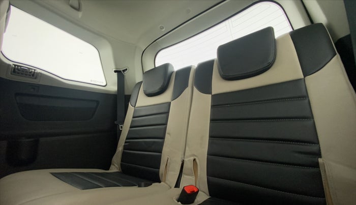 2018 Mahindra XUV500 W7 FWD, Diesel, Manual, 21,334 km, Third Seat Row ( optional )
