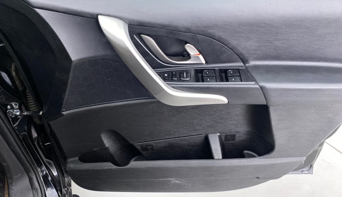 2018 Mahindra XUV500 W7 FWD, Diesel, Manual, 21,334 km, Driver Side Door Panels Control