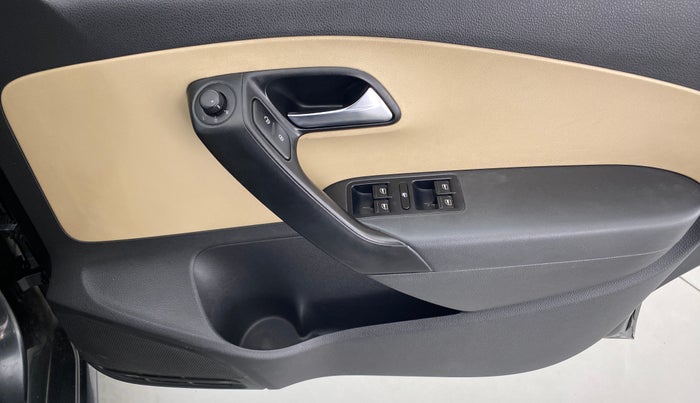2015 Volkswagen Polo HIGHLINE1.2L PETROL, Petrol, Manual, 56,871 km, Driver Side Door Panels Control