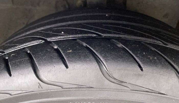 2019 Ford Figo Aspire 1.2 TITANIUM+ PETROL, Petrol, Manual, 54,907 km, Right Front Tyre Tread