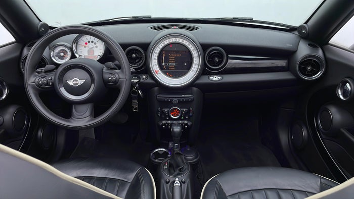 MINI COOPER-Dashboard View