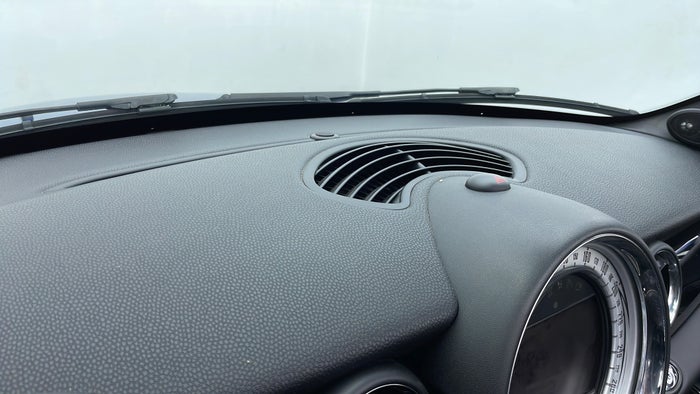 MINI COOPER-Dashboard Trim Faded