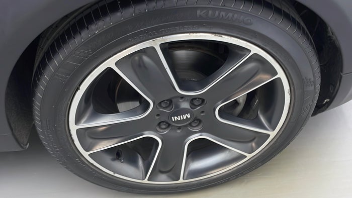 MINI COOPER-Alloy Wheel RHS Front Scratch
