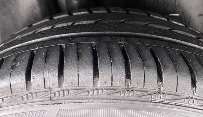 2019 Skoda Rapid 1.6 MPI MT ACTIVE, Petrol, Manual, 8,543 km, Right Rear Tyre Tread