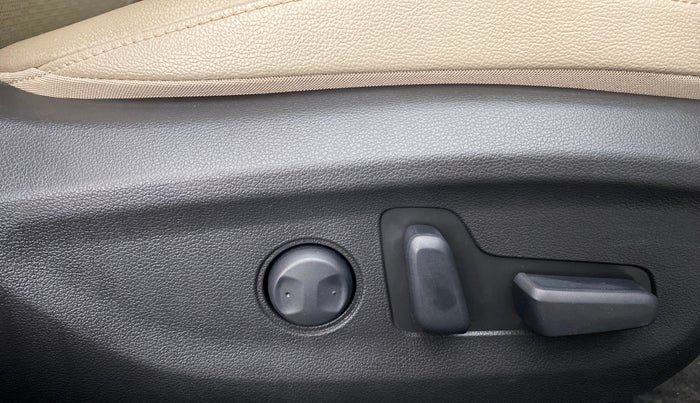 2021 Hyundai New Elantra 2.0 SX (O) AT, Petrol, Automatic, 4,359 km, Driver Side Adjustment Panel