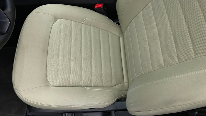 FORD EDGE-Seat LHS Front Stain