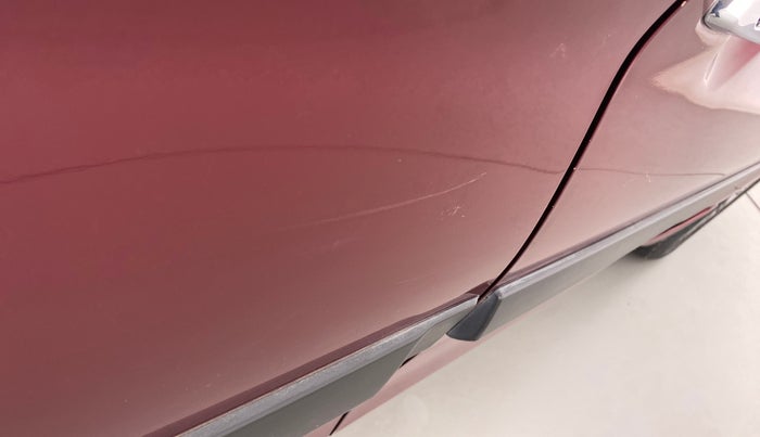 2018 Maruti Ciaz ALPHA 1.4 VVT AMT, Petrol, Automatic, 64,417 km, Right rear door - Minor scratches