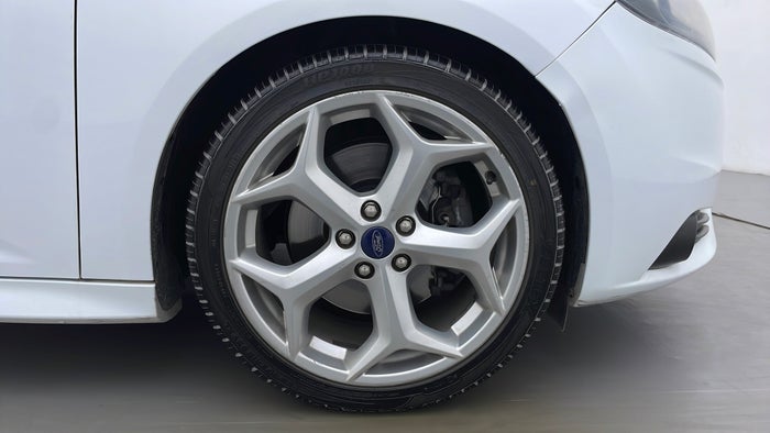 FORD FOCUS-Right Front Tyre