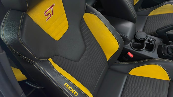 FORD FOCUS-Seat RHS Front Stain