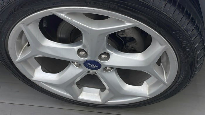 FORD FOCUS-Alloy Wheel LHS Rear Scratch