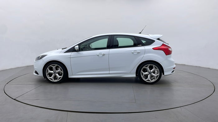 FORD FOCUS-Left Side View
