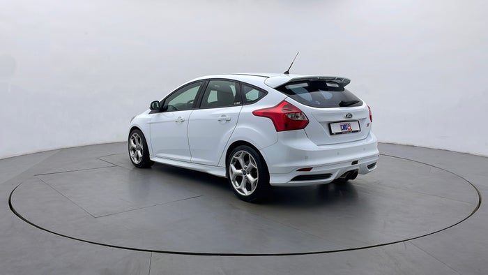 FORD FOCUS-Left Back Diagonal (45- Degree) View