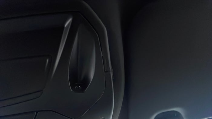 FORD FOCUS-Ceiling Scratch