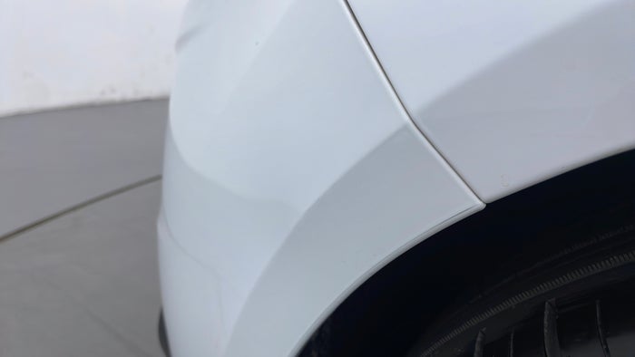 FORD FOCUS-Bumper Front Dent