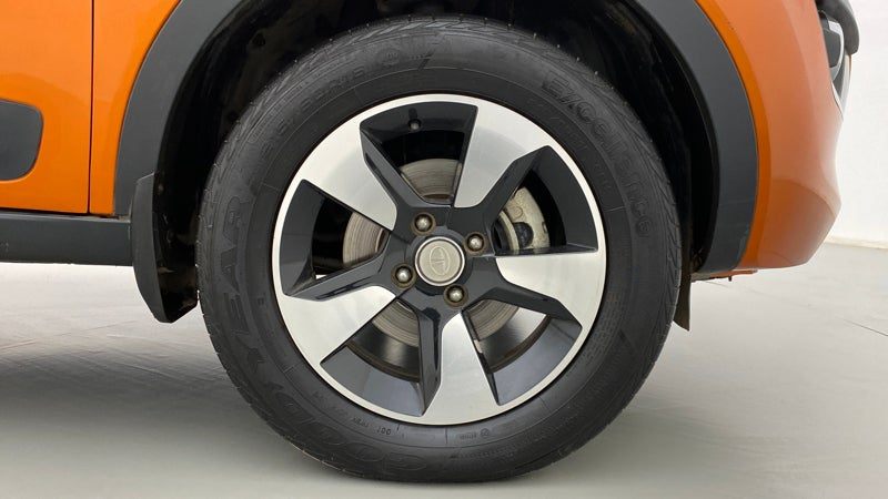 2019 Tata NEXON XZA+ 1.5, Diesel, Automatic, 50,142 km, Right Front Wheel