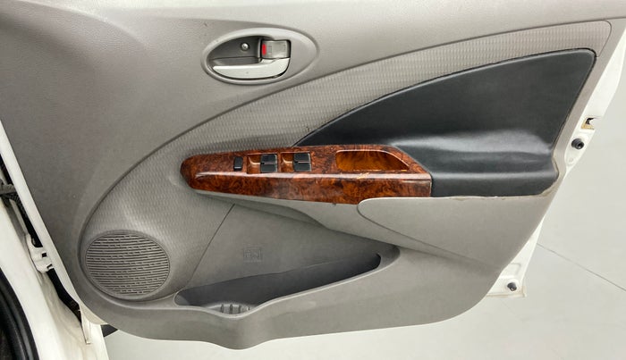 2011 Toyota Etios VX, Petrol, Manual, 86,258 km, Driver Side Door Panels Control
