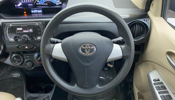 2018 Toyota Etios Liva V DUAL TONE, Petrol, Manual, 56,457 km, Steering Wheel Close Up