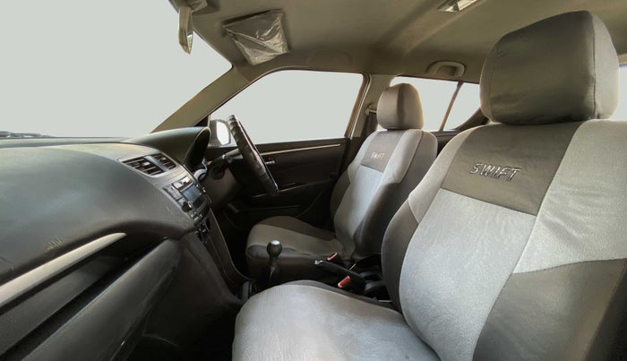 2015 Maruti Swift VXI D, Petrol, Manual, 31,411 km, Right Side Front Door Cabin