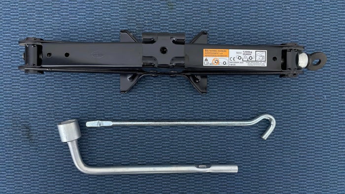 MITSUBISHI OUTLANDER-Tool Kit