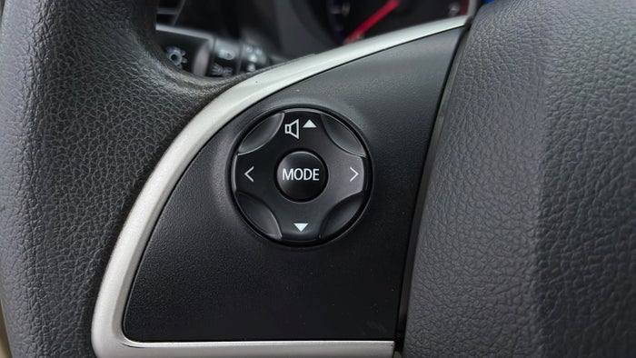 MITSUBISHI OUTLANDER-Drivers Control