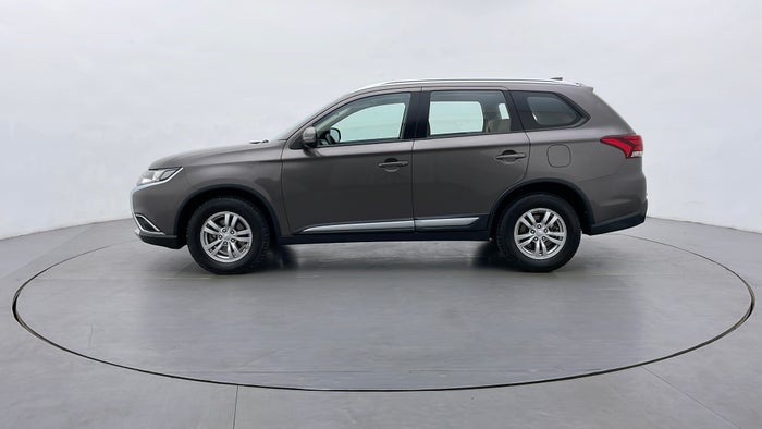 MITSUBISHI OUTLANDER-Left Side View