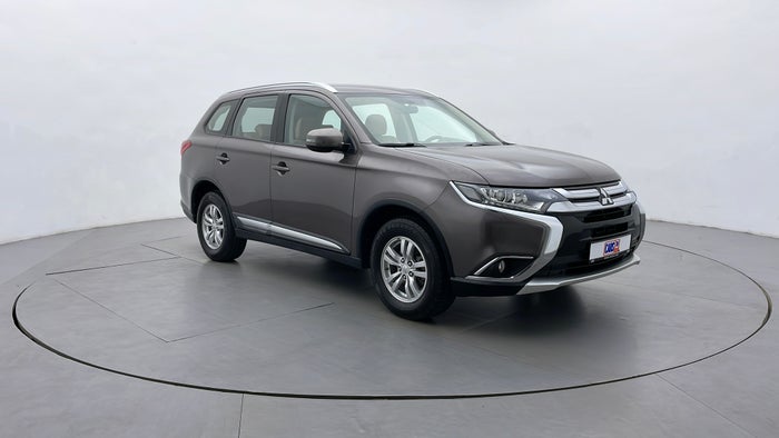 MITSUBISHI OUTLANDER-Right Front Diagonal (45- Degree) View