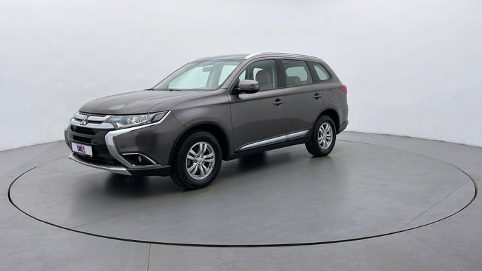 MITSUBISHI OUTLANDER-Left Front Diagonal (45- Degree) View