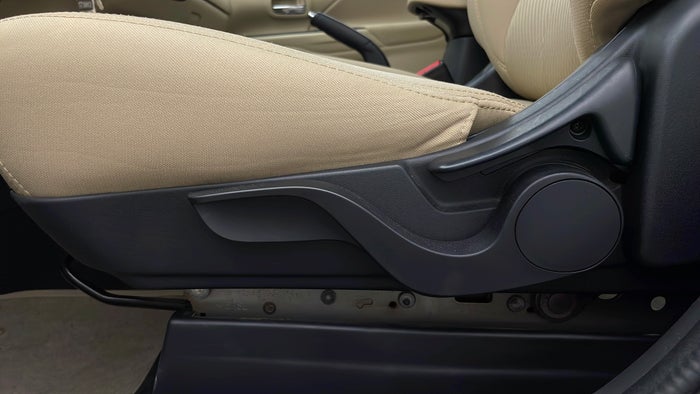 MITSUBISHI OUTLANDER-Driver Side Adjustment Panel