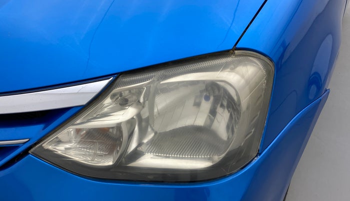 2013 Toyota Etios Liva V, Petrol, Manual, 86,000 km, Left headlight - Faded