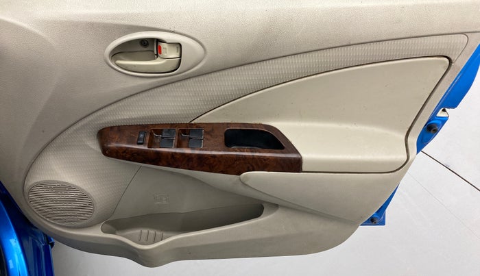 2013 Toyota Etios Liva V, Petrol, Manual, 86,000 km, Driver Side Door Panels Control