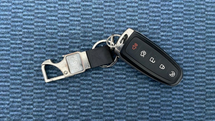 LINCOLN MKX-Key Close-up