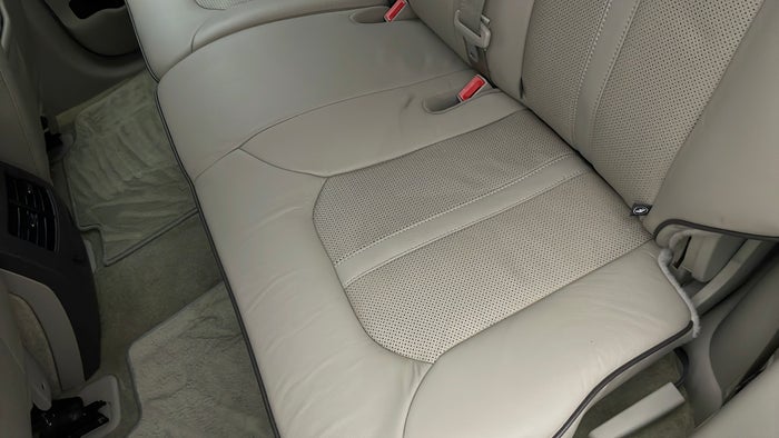 LINCOLN MKX-Seat 2nd row LHS Depressed/Pressure Mark