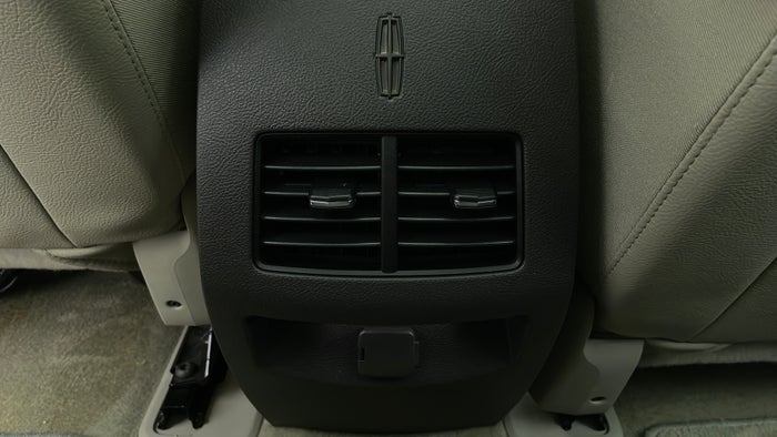 LINCOLN MKX-Rear AC Vents