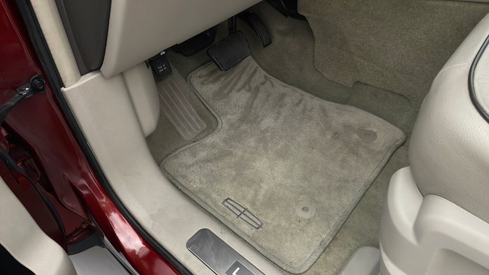 LINCOLN MKX-Flooring Front LHS Stain