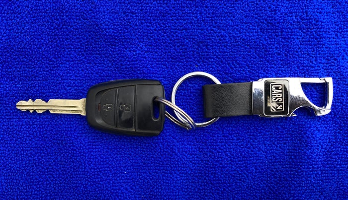 2018 Hyundai Grand i10 SPORTZ 1.2 KAPPA VTVT, CNG, Manual, 23,587 km, Key Close Up