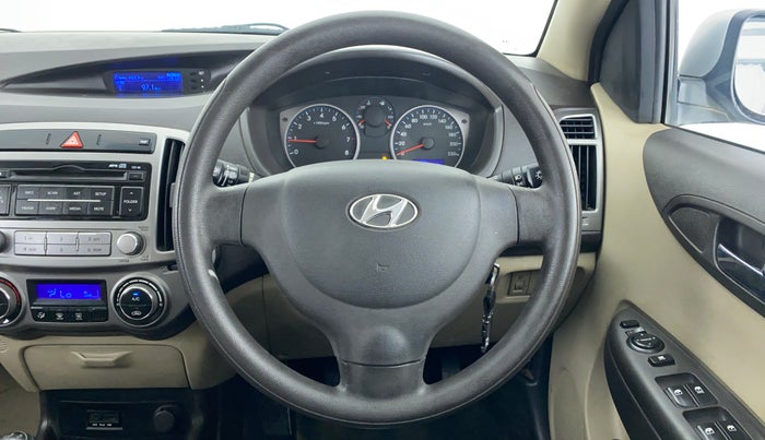 2014 Hyundai i20 MAGNA O 1.2, Petrol, Manual, 49,598 km, Steering Wheel Close Up