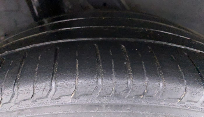2019 Hyundai VENUE SX(O) CRDi, Diesel, Manual, 55,828 km, Right Rear Tyre Tread