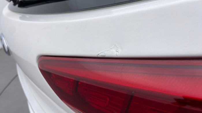HYUNDAI TUCSON-Door Exterior Boot Door Dent