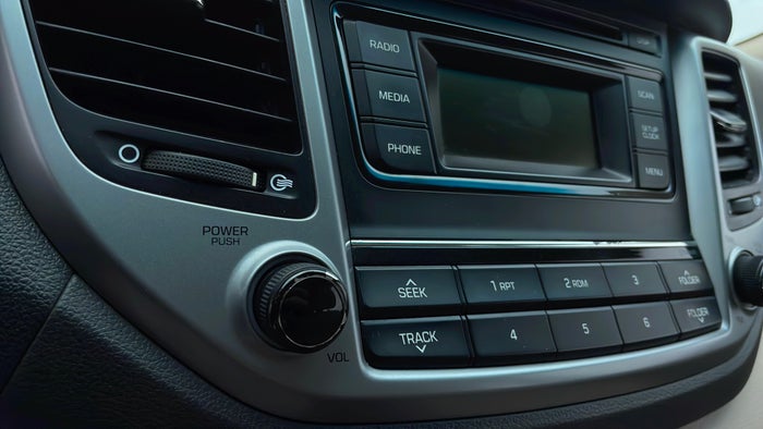 HYUNDAI TUCSON-Infotainment System Display Display damaged