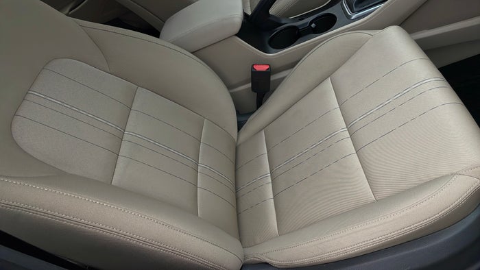 HYUNDAI TUCSON-Seat RHS Front Faded